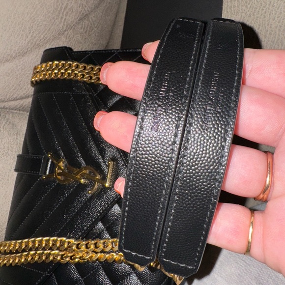 Yves Saint Laurent Medium Envelope Chain Handbag - Picture 12 of 16